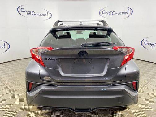 2022 Toyota C-HR XLE