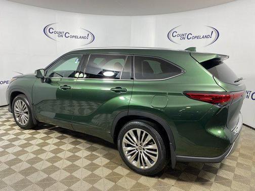 2023 Toyota Highlander Platinum