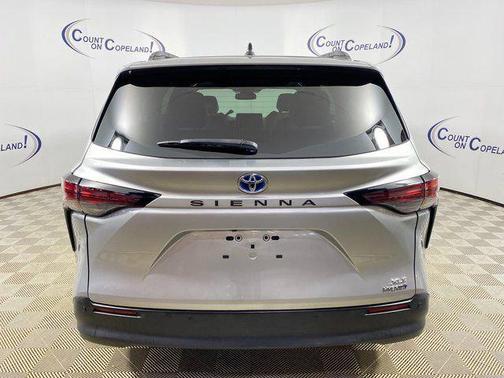 2024 Toyota Sienna XLE