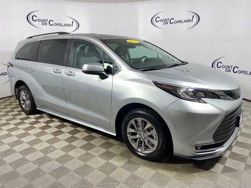 2024 Toyota Sienna XLE