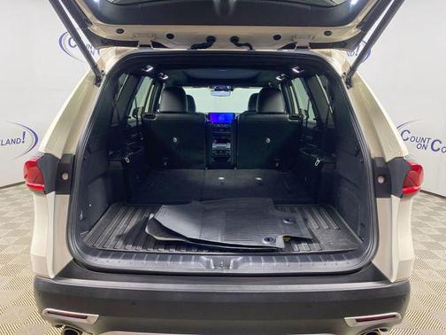 Cream 2024 Toyota Grand Highlander Hybrid Limited MAX