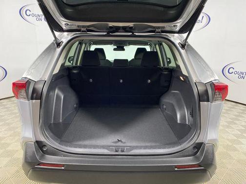 Silver Sky Metallic 2019 Toyota RAV4 LE