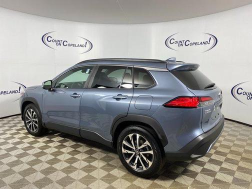 2023 Toyota Corolla Cross XLE