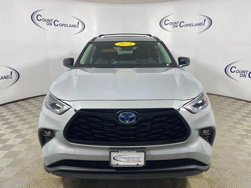 2024 Toyota Highlander Hybrid XLE