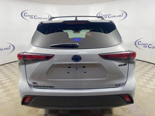 2024 Toyota Highlander Hybrid XLE