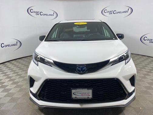 2022 Toyota Sienna XSE 7 Passenger