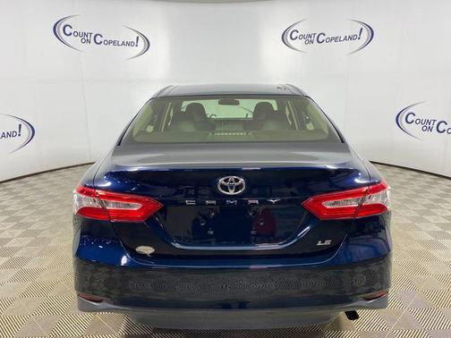 Aqua 2018 Toyota Camry LE