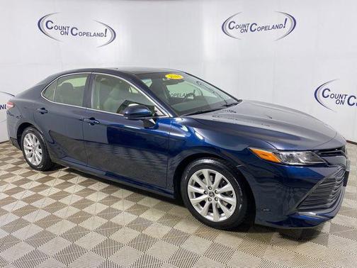 Aqua 2018 Toyota Camry LE
