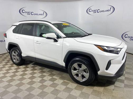 Ice Cap 2024 Toyota RAV4 XLE