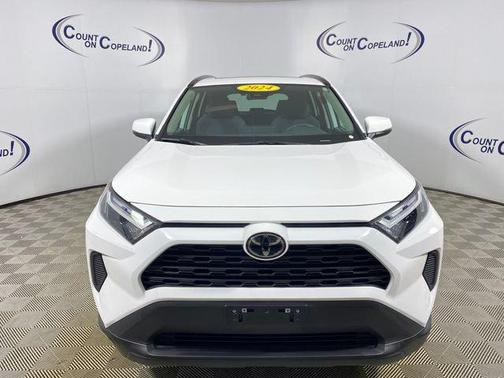 Ice 2024 Toyota RAV4 XLE