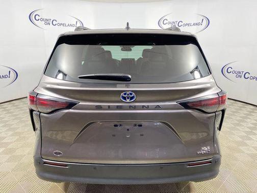 2024 Toyota Sienna XLE