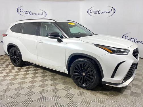 Wind Chill Pearl 2023 Toyota Highlander XSE