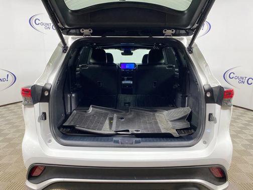 Wind Chill Pearl 2023 Toyota Highlander XSE