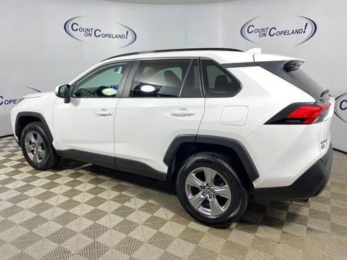 Ice Cap 2024 Toyota RAV4 XLE