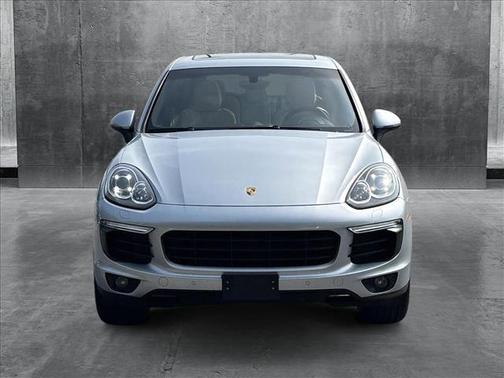 2017 Porsche Cayenne Platinum Edition