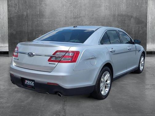 2017 Ford Taurus SE
