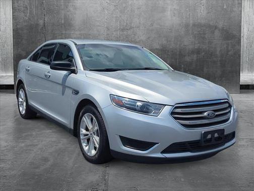 2017 Ford Taurus SE