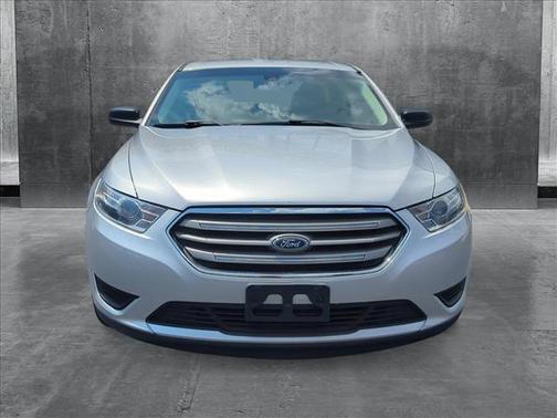 2017 Ford Taurus SE