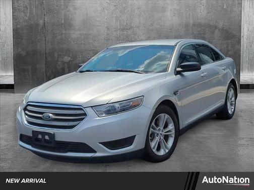 2017 Ford Taurus SE