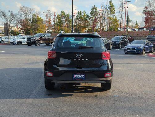 2024 Hyundai VENUE SEL