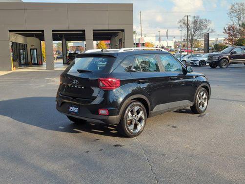 2024 Hyundai VENUE SEL