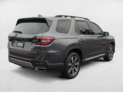 2024 Honda Pilot Touring 8-Passenger