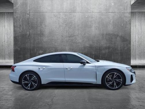 2022 Audi e-tron GT Premium Plus
