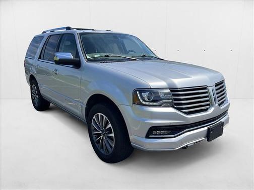 2017 Lincoln Navigator Select