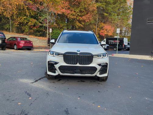 2021 BMW X7 M50i