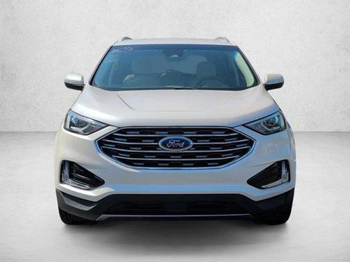 White Platinum Metallic Tri-Coat 2019 Ford Edge Titanium