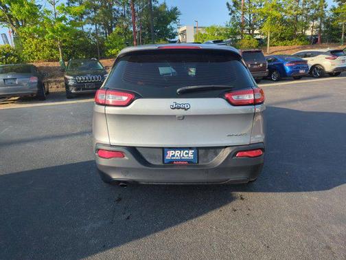 2015 Jeep Cherokee Sport