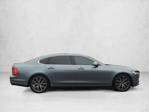 2018 Volvo S90 T5 Momentum