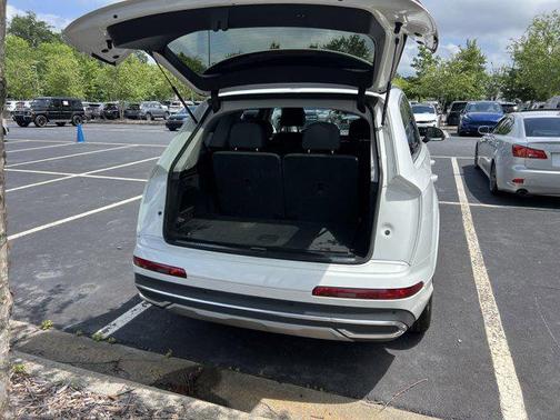 2022 Audi Q7 55 Premium