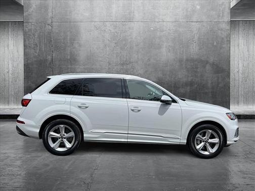 2022 Audi Q7 55 Premium
