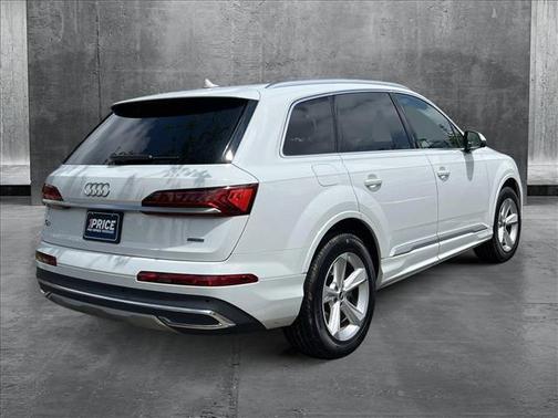 2022 Audi Q7 55 Premium