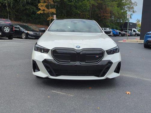 2025 BMW i5 M60