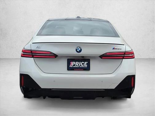 2025 BMW i5 M60