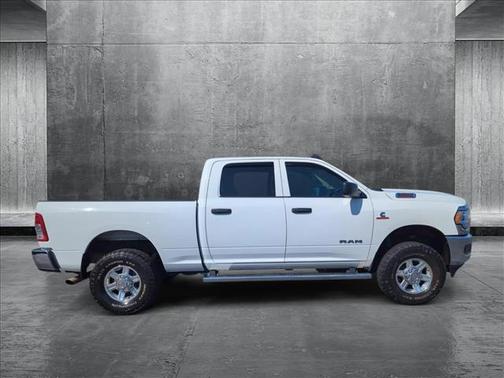 2020 RAM 2500 Tradesman Crew Cab 4X4 6'4' Box