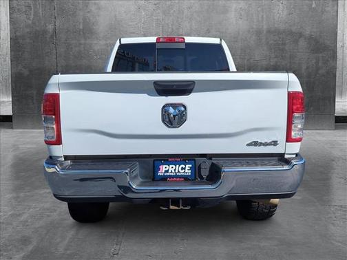 2020 RAM 2500 Tradesman Crew Cab 4X4 6'4' Box
