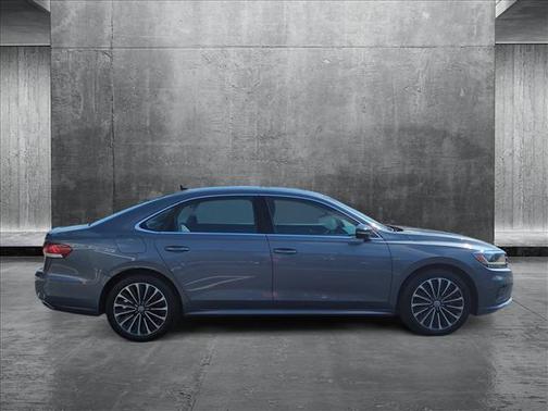 2022 Volkswagen Passat 2.0T Limited Edition