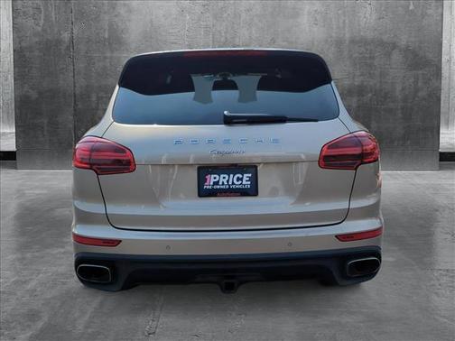 2016 Porsche Cayenne Base