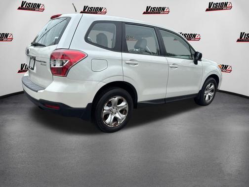Satin White Pearl 2015 Subaru Forester 2.5i