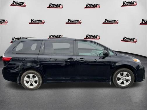 2020 Toyota Sienna LE