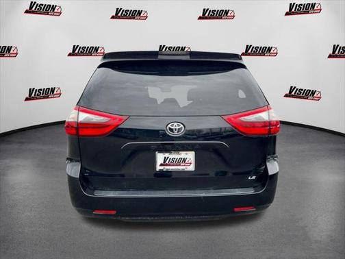 2020 Toyota Sienna LE