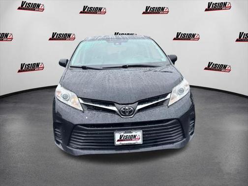 2020 Toyota Sienna LE