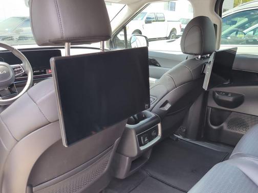 Ceramic Silver 2025 Kia Carnival SX Prestige