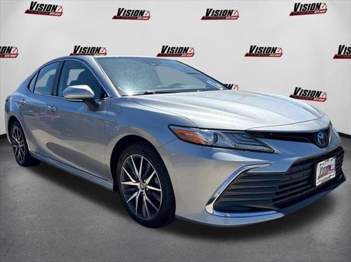 2022 Toyota Camry Hybrid XLE