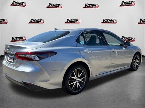2022 Toyota Camry Hybrid XLE