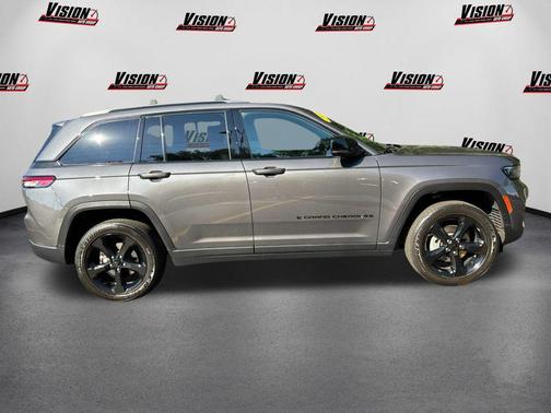 2024 Jeep Grand Cherokee Altitude