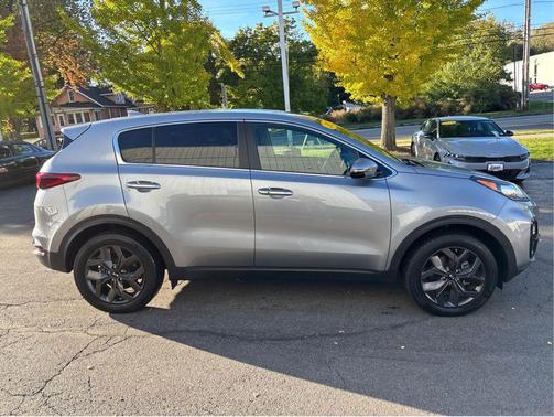 2022 Kia Sportage LX